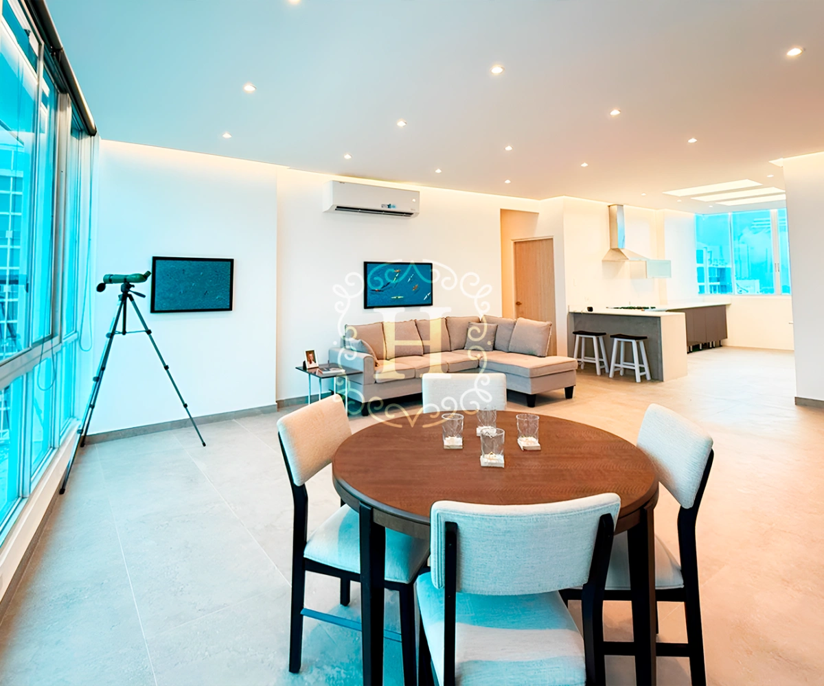 Prestigious 3-bedroom penthouse in Panama City, Panama