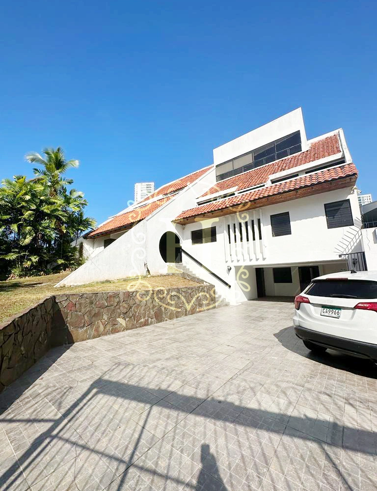 منزل فسيح بمساحة 528 m2 في مدينة بنما، بنما