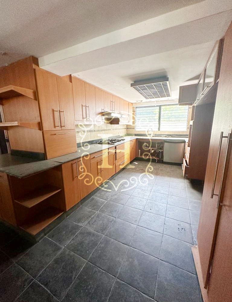 Spacious 5-bedroom house in Panama City, Panama