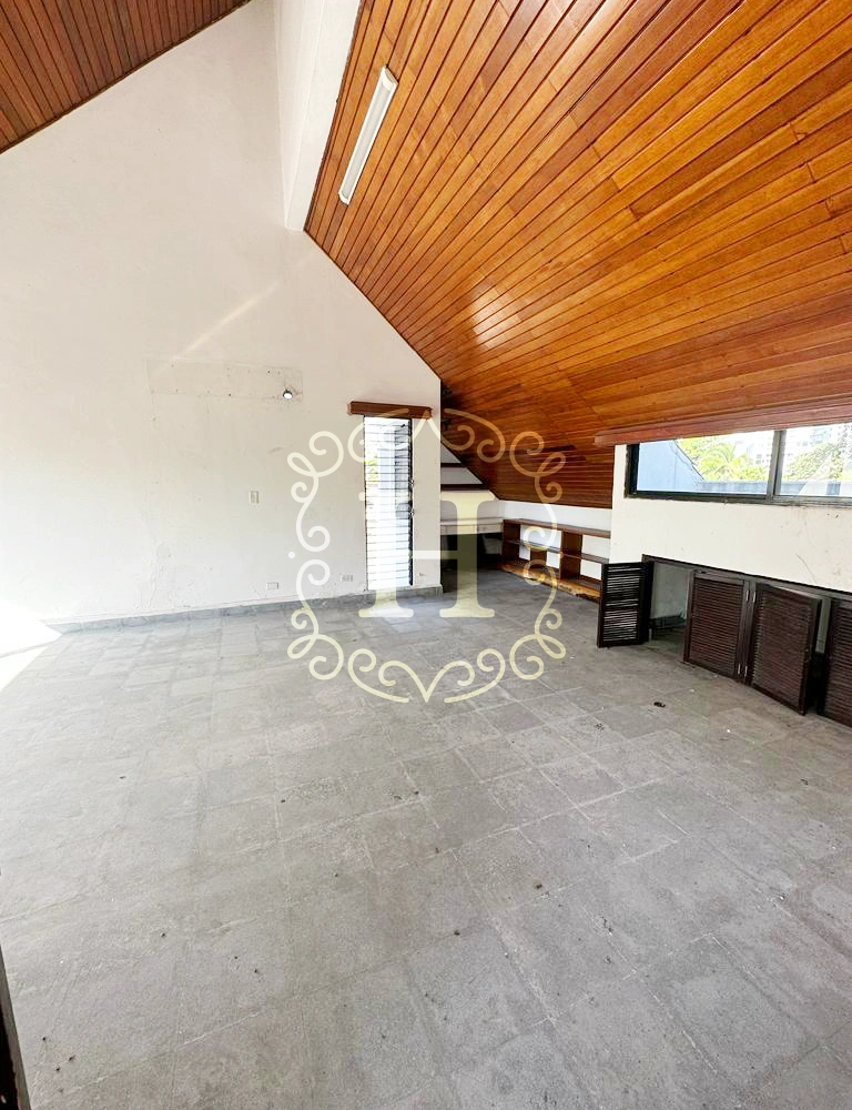 Spacious 5-bedroom house in Panama City, Panama