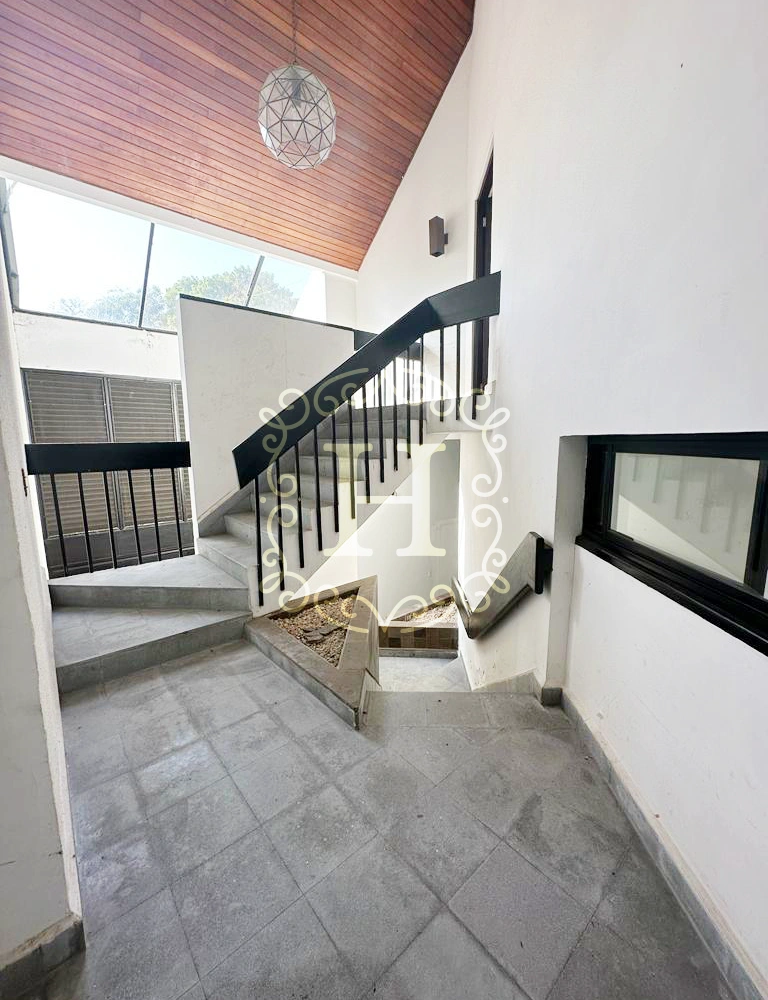 Spacious 5-bedroom house in Panama City, Panama