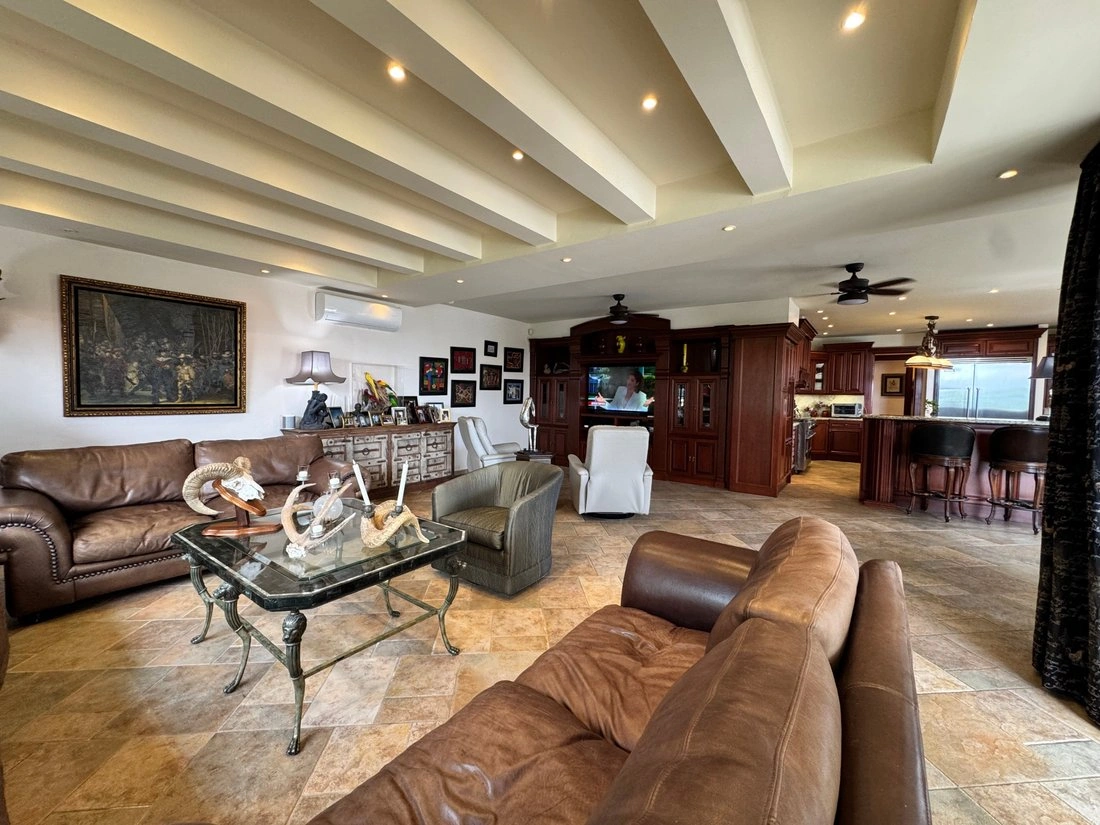 منزل بمساحة 935 m2 مع حديقة في بوقيتي، بنما