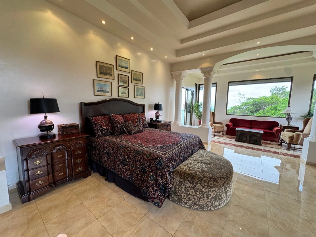 منزل بمساحة 935 m2 مع حديقة في بوقيتي، بنما