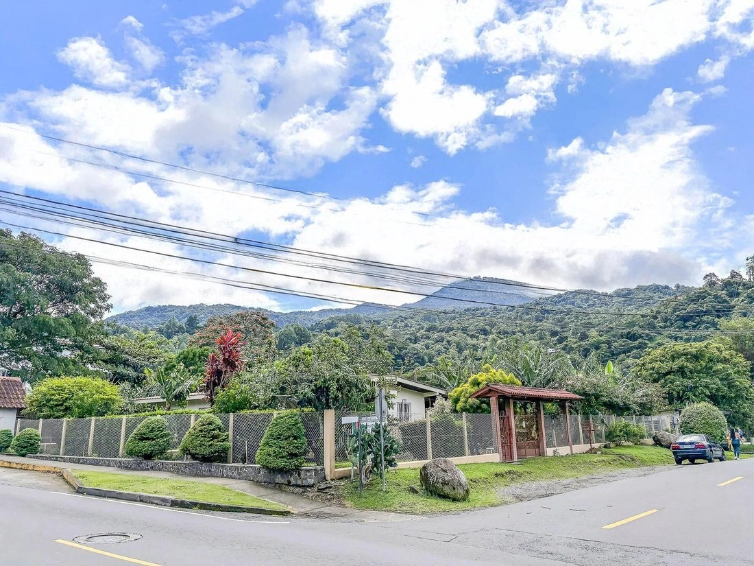 Boquete(巴拿马)带花园的 3+1 房屋