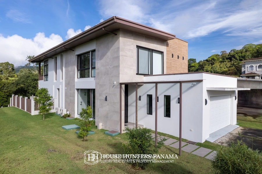 منزل بمساحة 334 m2 مع مرآب في بوكيتي، بنما