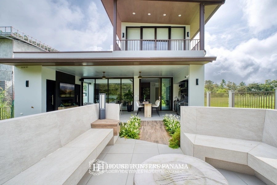 منزل بمساحة 334 m2 مع مرآب في بوكيتي، بنما