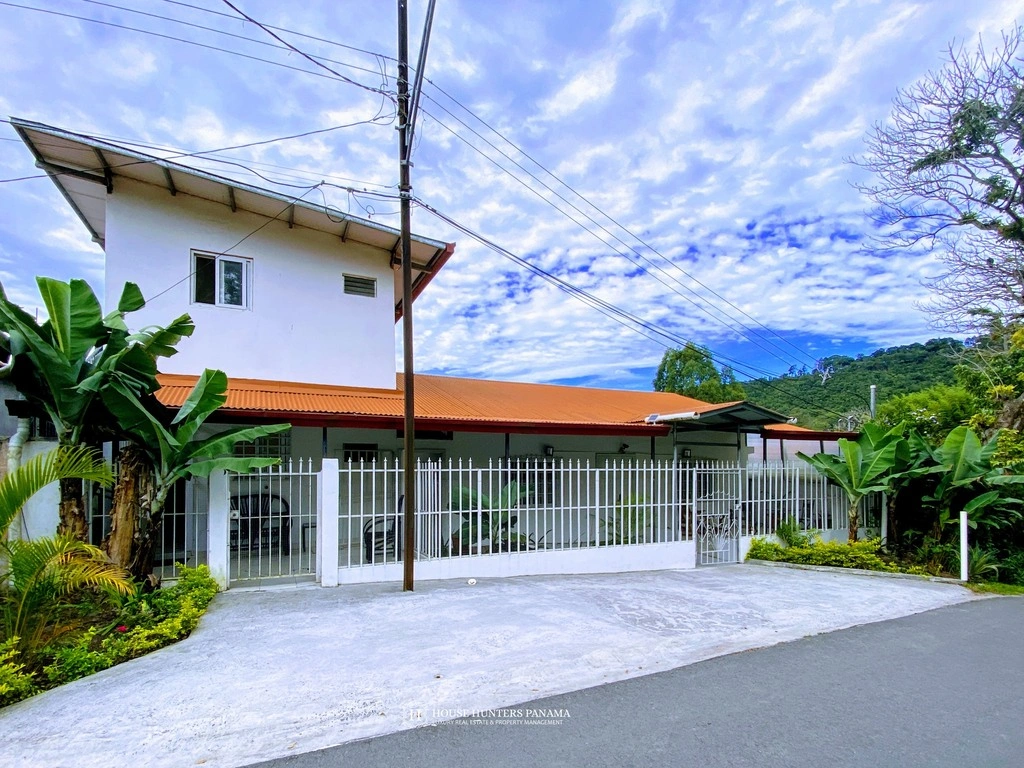 منزل بمساحة 190 م² مع موقف سيارات في بوكيت، بنما