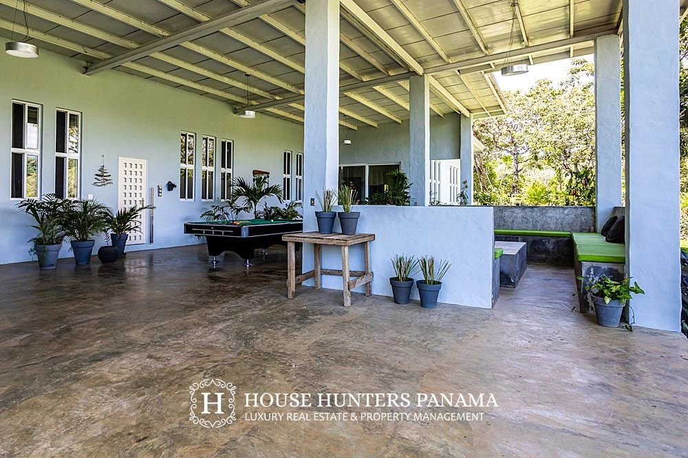 منزل مكون من 5 غرف نوم مع حمام سباحة مفتوح في بوكيتي، بنما