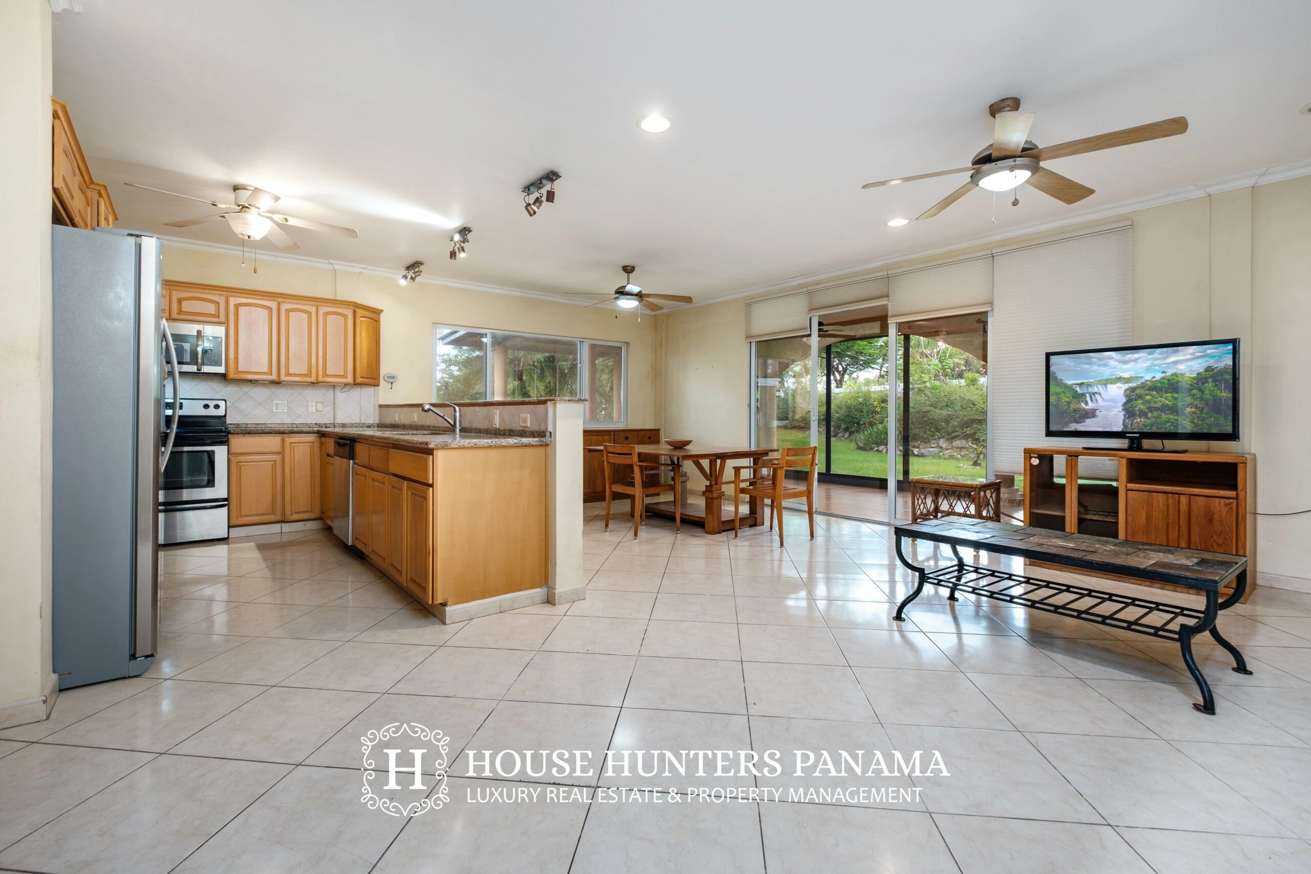 巴拿马博凯特门禁社区两居室住宅