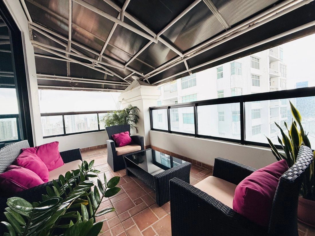 巴拿马 San Miguelito 复式 446 m²,带开放泳池