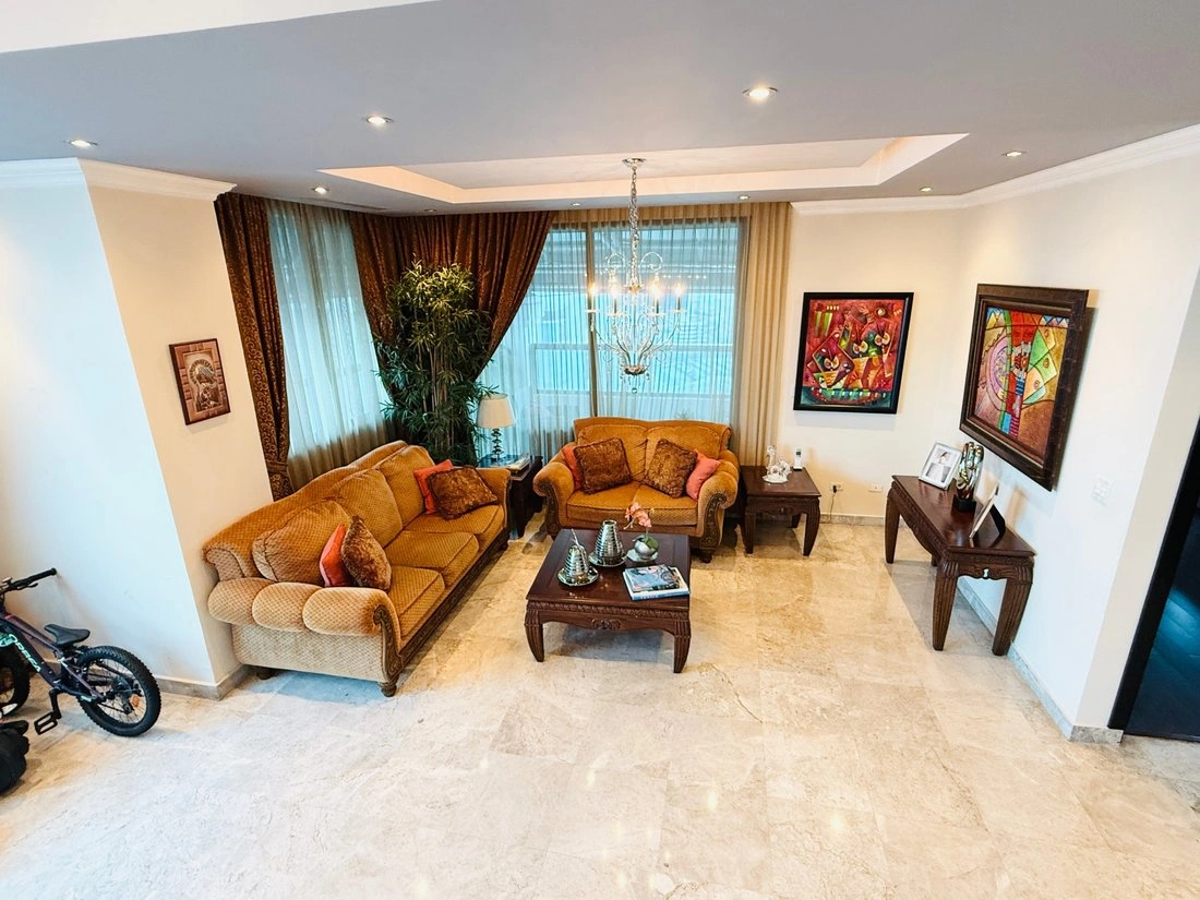 巴拿马 San Miguelito 复式 446 m²,带开放泳池