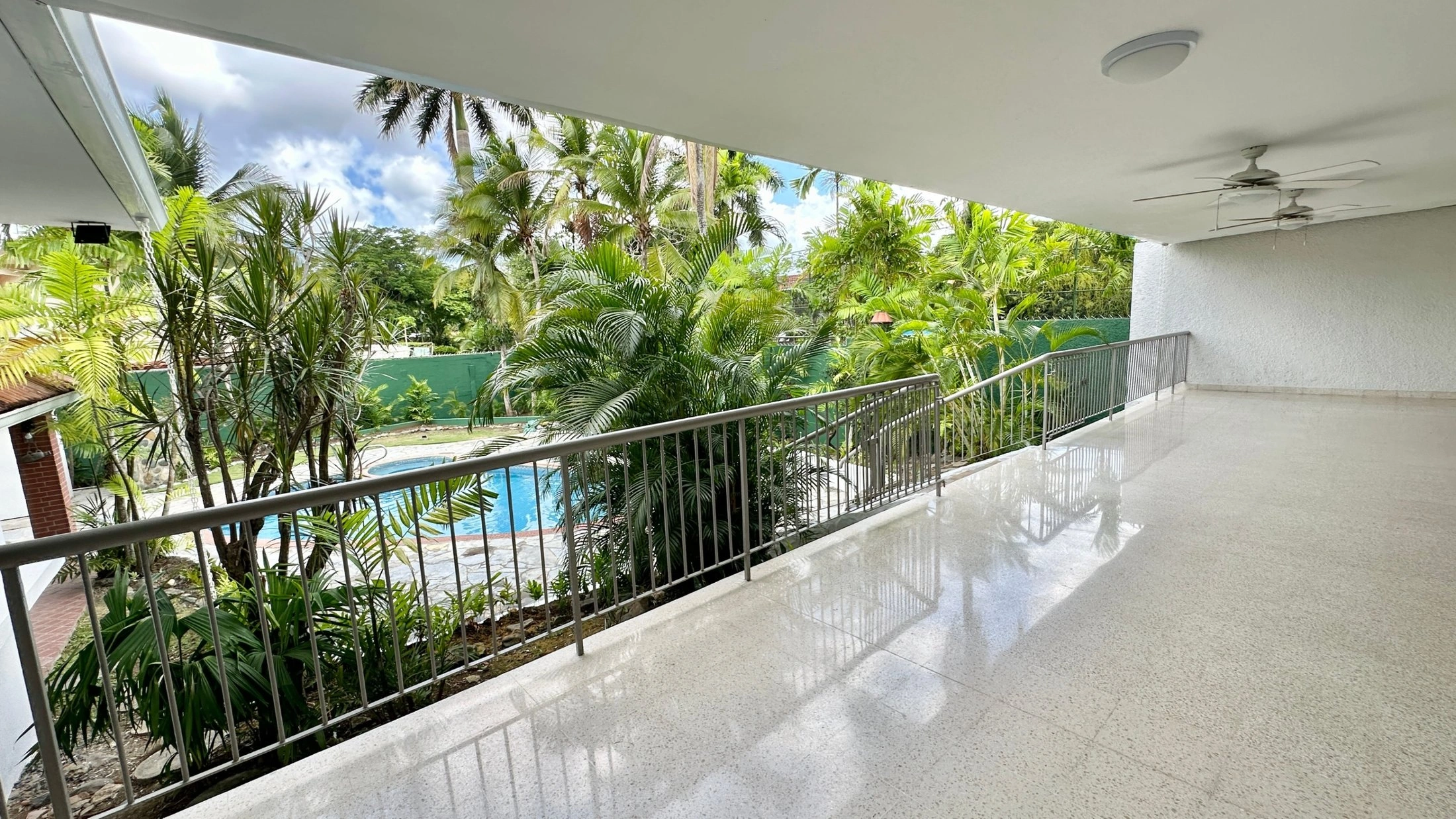 منزل بمساحة 425 m² مع مسبح مفتوح في سان ميغيليتو، بنما