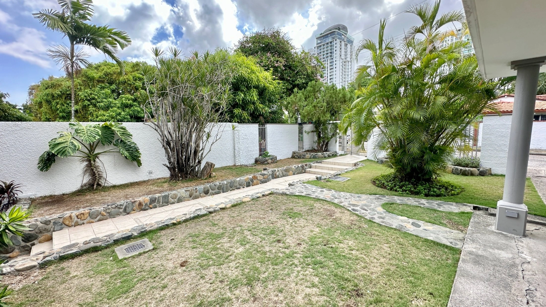 منزل بمساحة 425 m² مع مسبح مفتوح في سان ميغيليتو، بنما