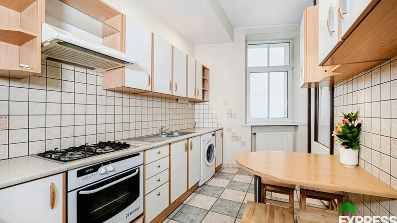 पोज़नान, पोलैंड में 94 m² के आरामदायक अपार्टमेंट