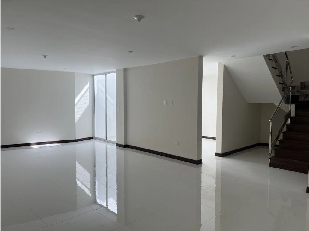 منزل فاخر بمساحة 374 m2 في أريكويبا، بيرو