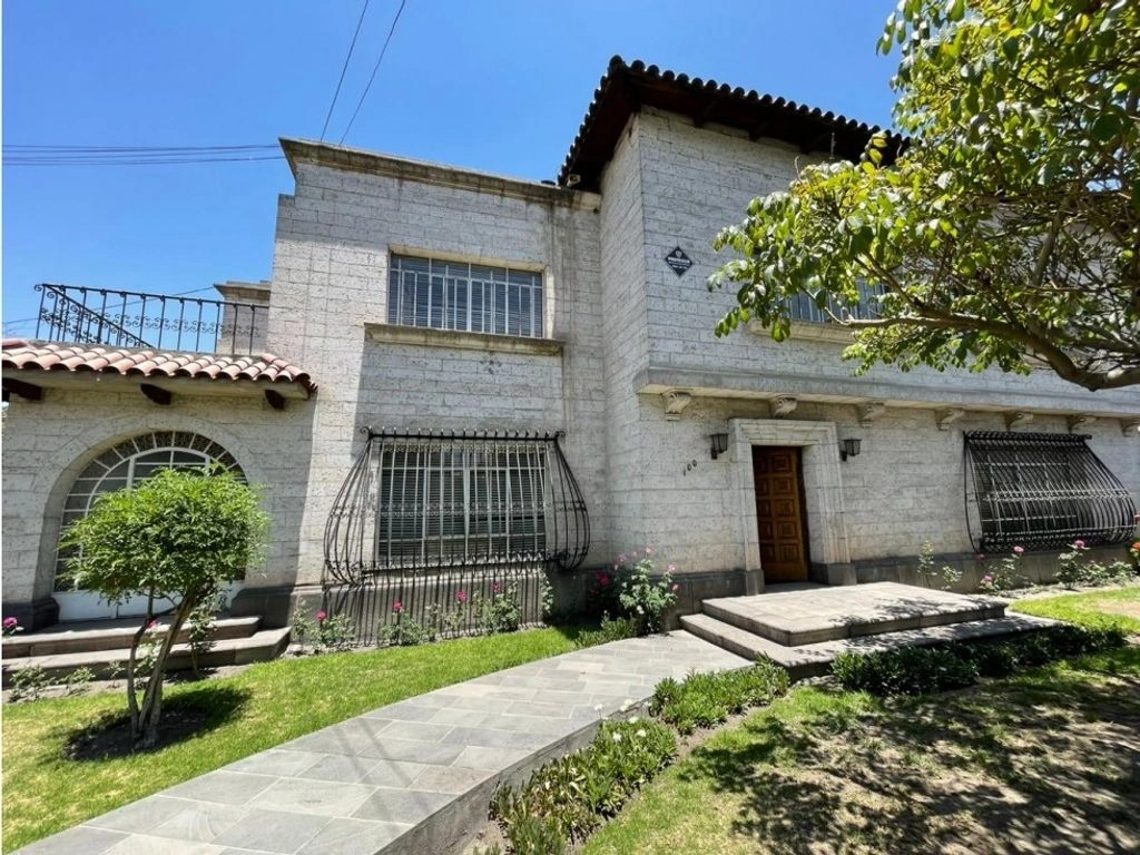 منزل فسيح بمساحة 738 م² في أريكويبا، بيرو