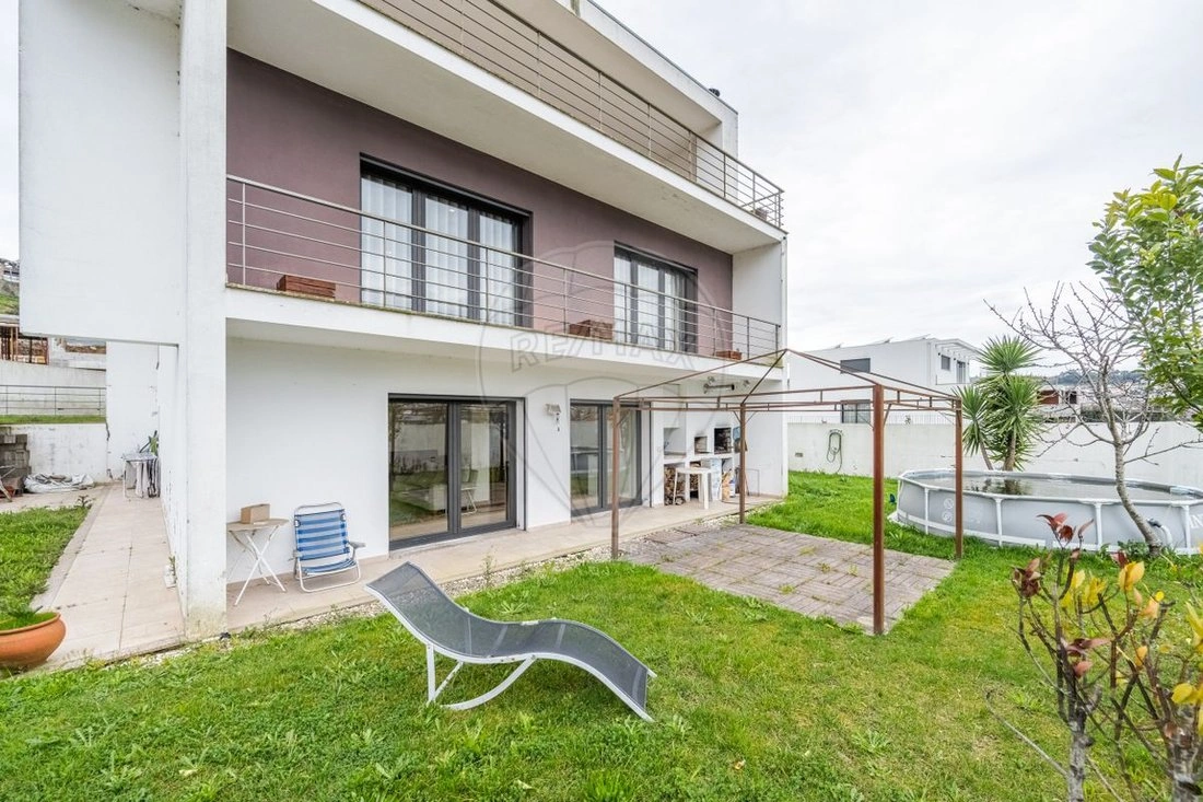 葡萄牙布拉加 350 m² 带露台家庭住宅