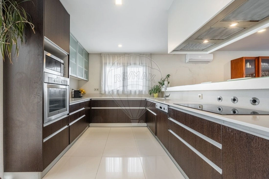 葡萄牙布拉加 350 m² 带露台家庭住宅