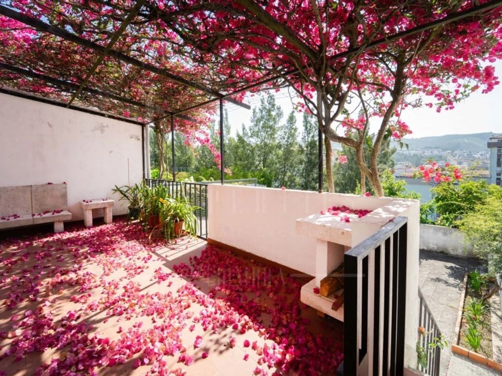 منزل فسيح بمساحة 270 m2 بتصميم مفتوح في كويمبرا، البرتغال