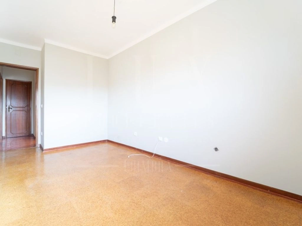 منزل فسيح بمساحة 270 m2 بتصميم مفتوح في كويمبرا، البرتغال