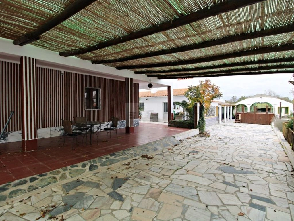 Evora, Portekiz'de harika bir bölgede 739 m²'lik muhteşem ev.