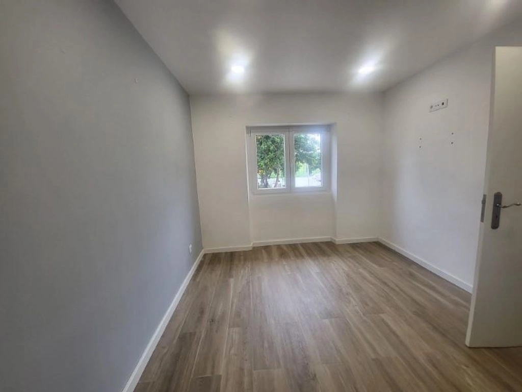 منزل حديث بمساحة 200 م² قرب الجامعة في إيفورا، البرتغال