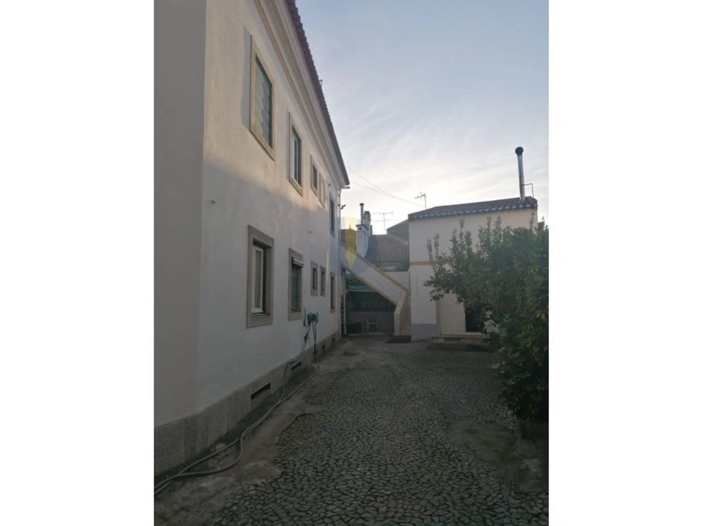 منزل مريح بمساحة 240 م² بعد التجديد في إيفورا، البرتغال