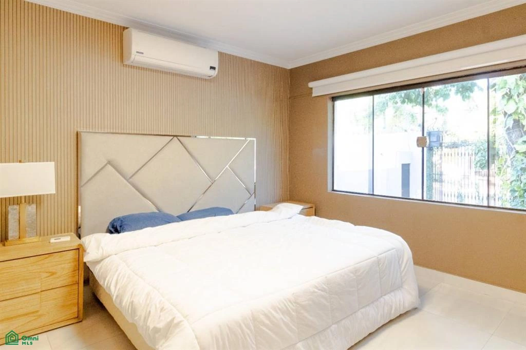 Casa 6+1 con oficina en Asunción, Paraguay