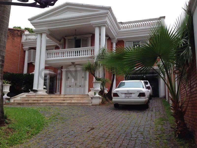 House 961 m2 with balcony in Asuncion, Paraguay