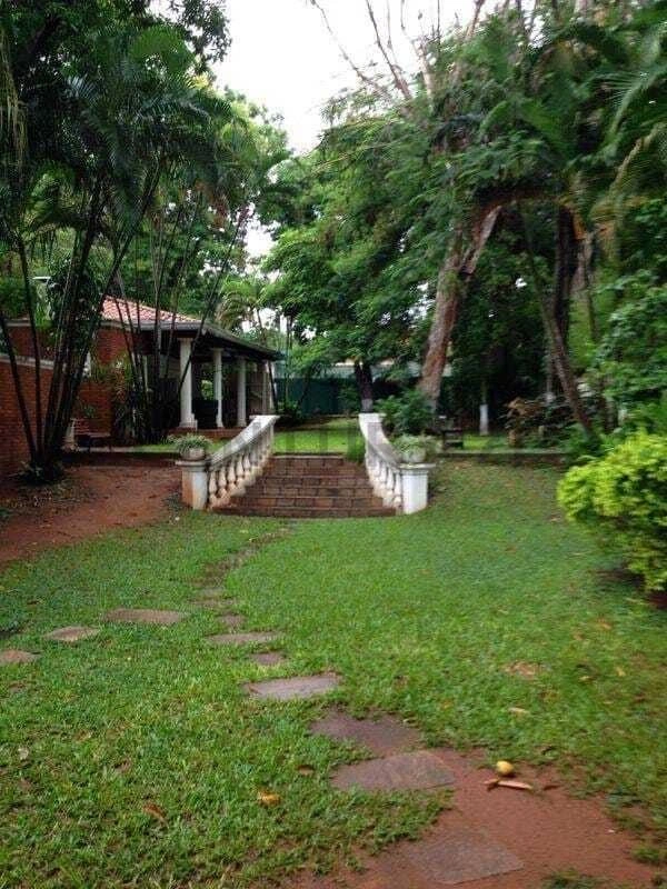 House 961 m2 with balcony in Asuncion, Paraguay
