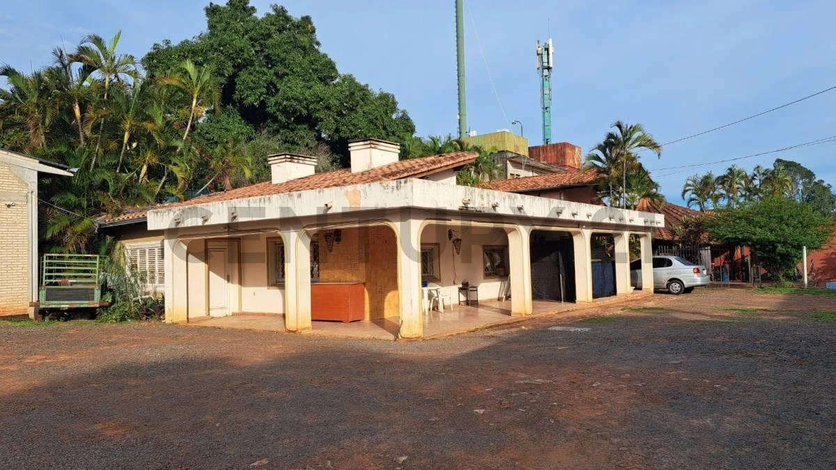 位于巴拉圭圣洛伦索的 560 m2 带花园房屋