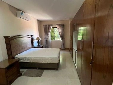 巴拉圭圣洛伦索 195 m² 带阳台的房屋