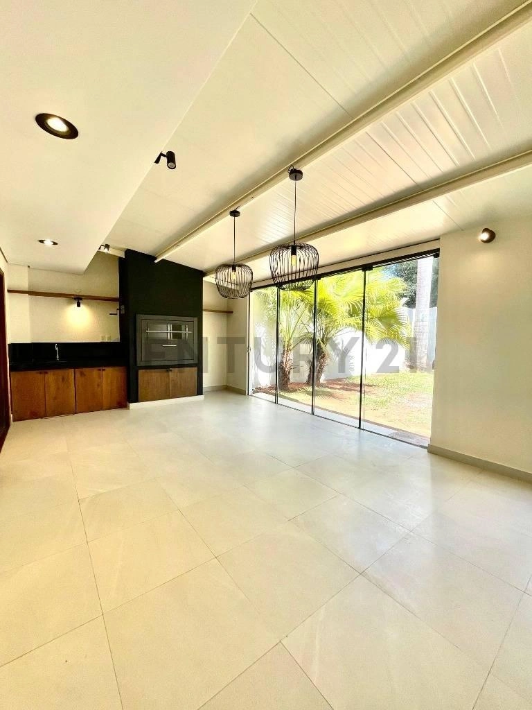 巴拉圭圣洛伦索 210 m2 带车位公寓