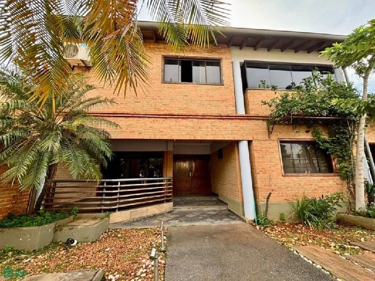 巴拉圭圣洛伦佐 811 m² 带花园住宅