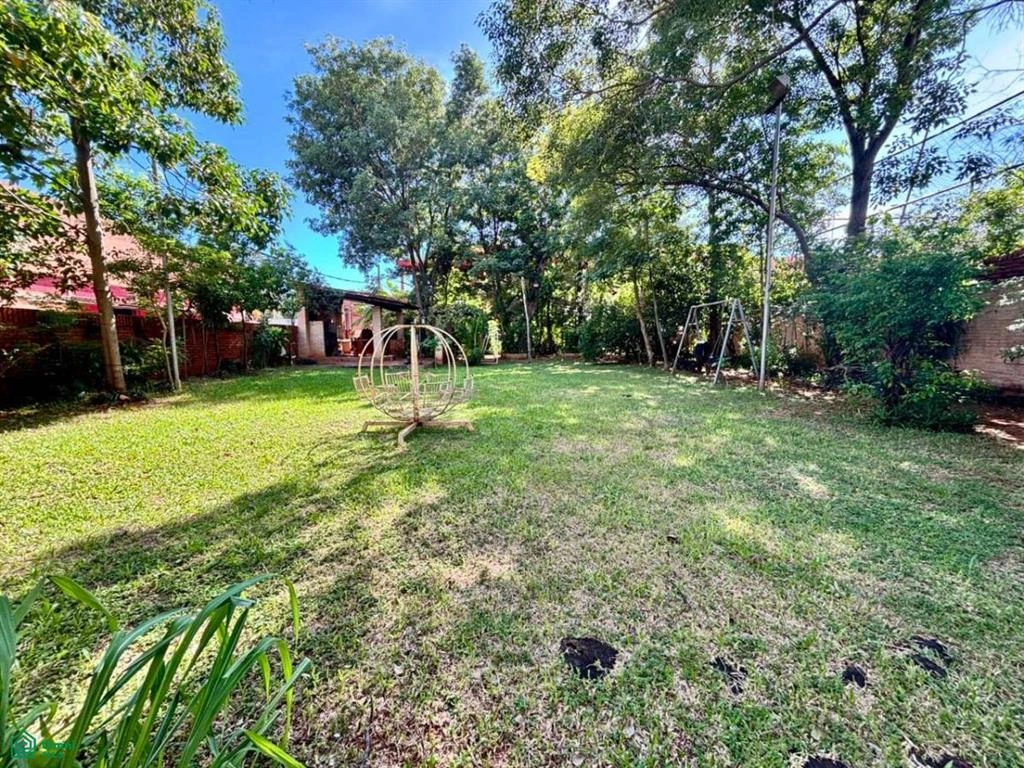 巴拉圭圣洛伦佐 811 m² 带花园住宅