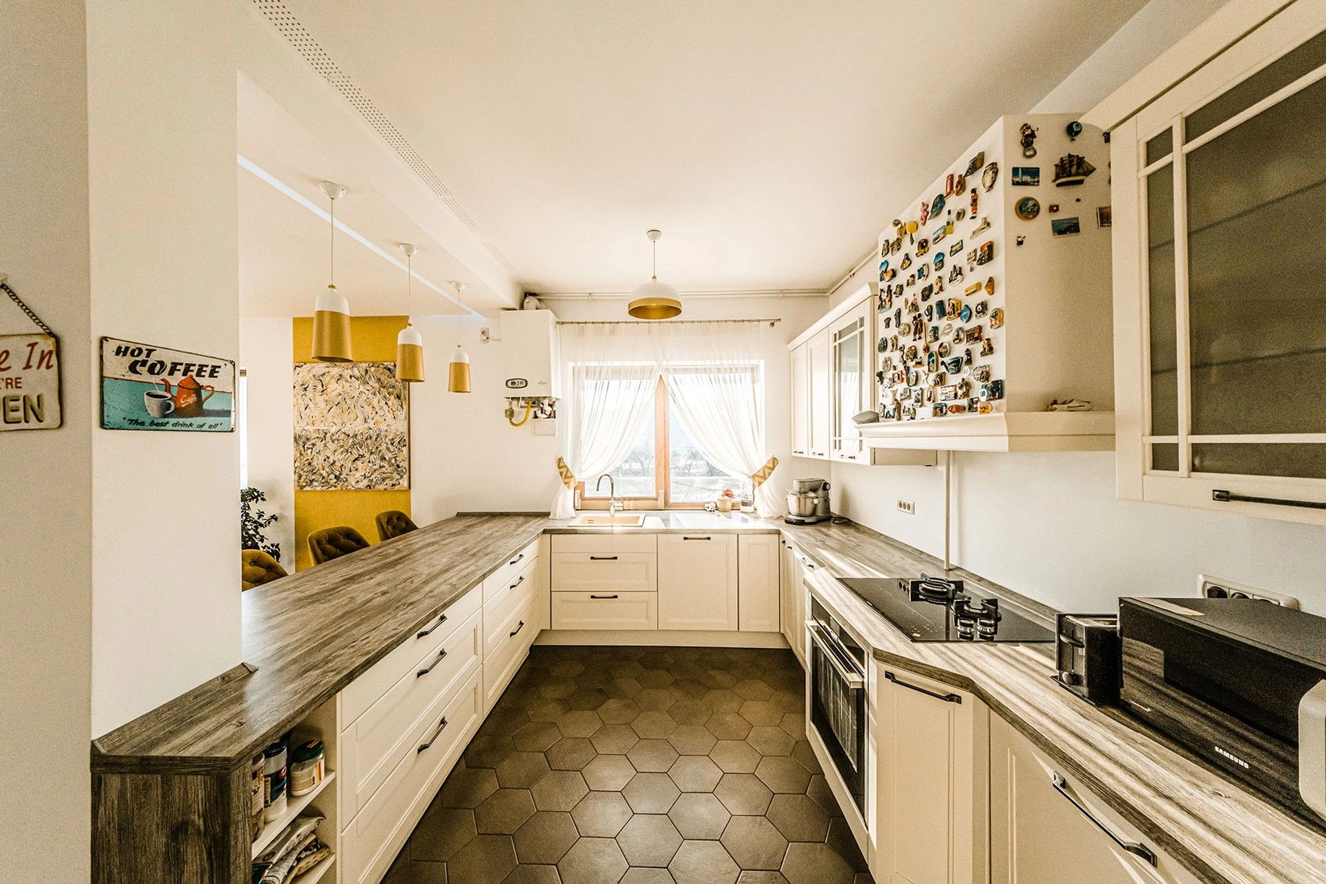 Luxurious penthouse 600 m2 with panoramic views of the mountains and the city of Brasov