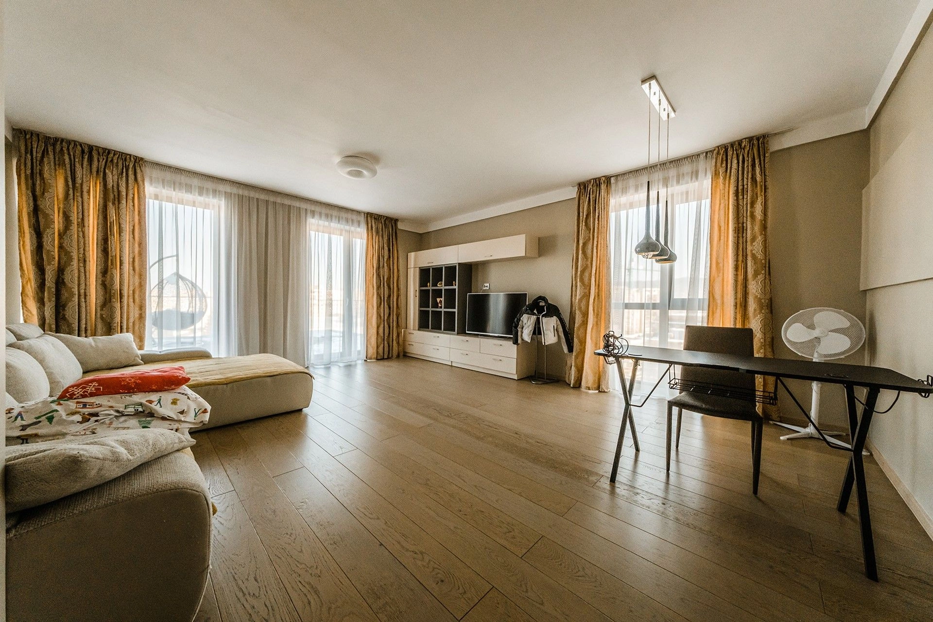 Luxurious penthouse 600 m2 with panoramic views of the mountains and the city of Brasov