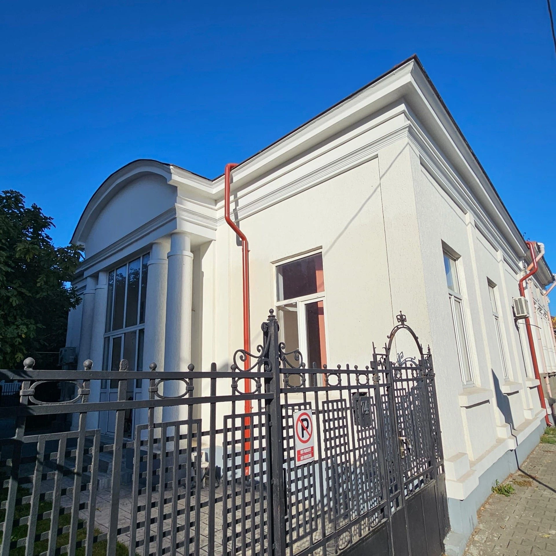 عمارت باشکوه 4+1 در بخارست