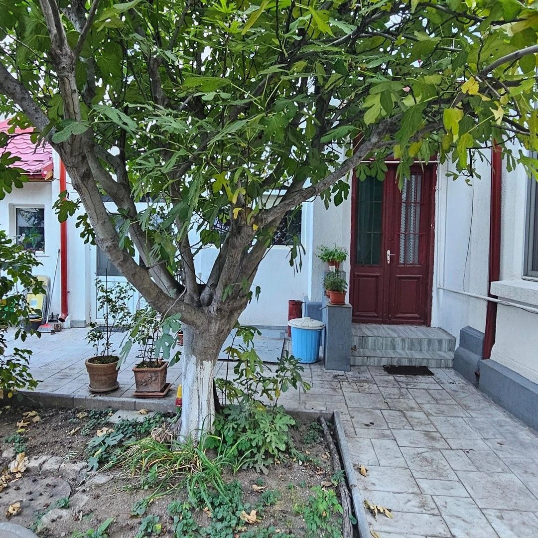 عمارت باشکوه 4+1 در بخارست