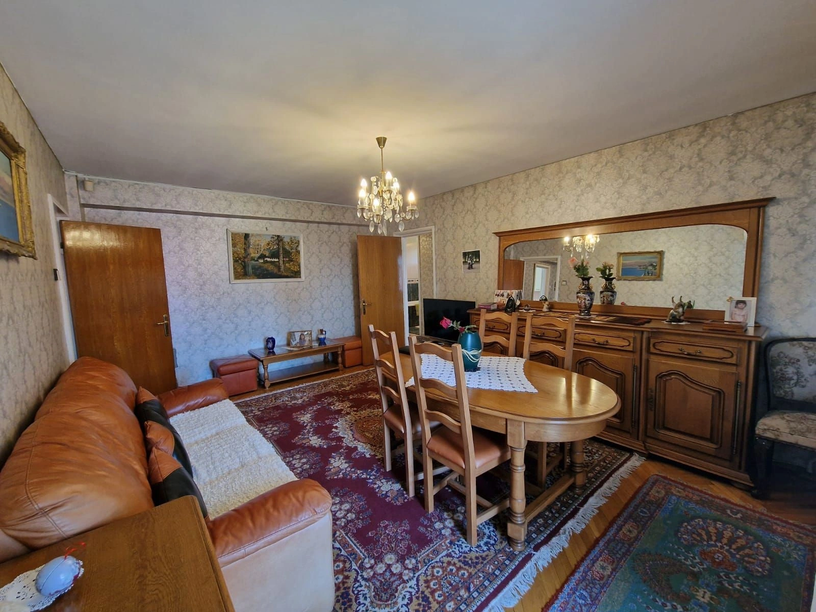 Elegant 3+1 apartment in the center of Bucharest