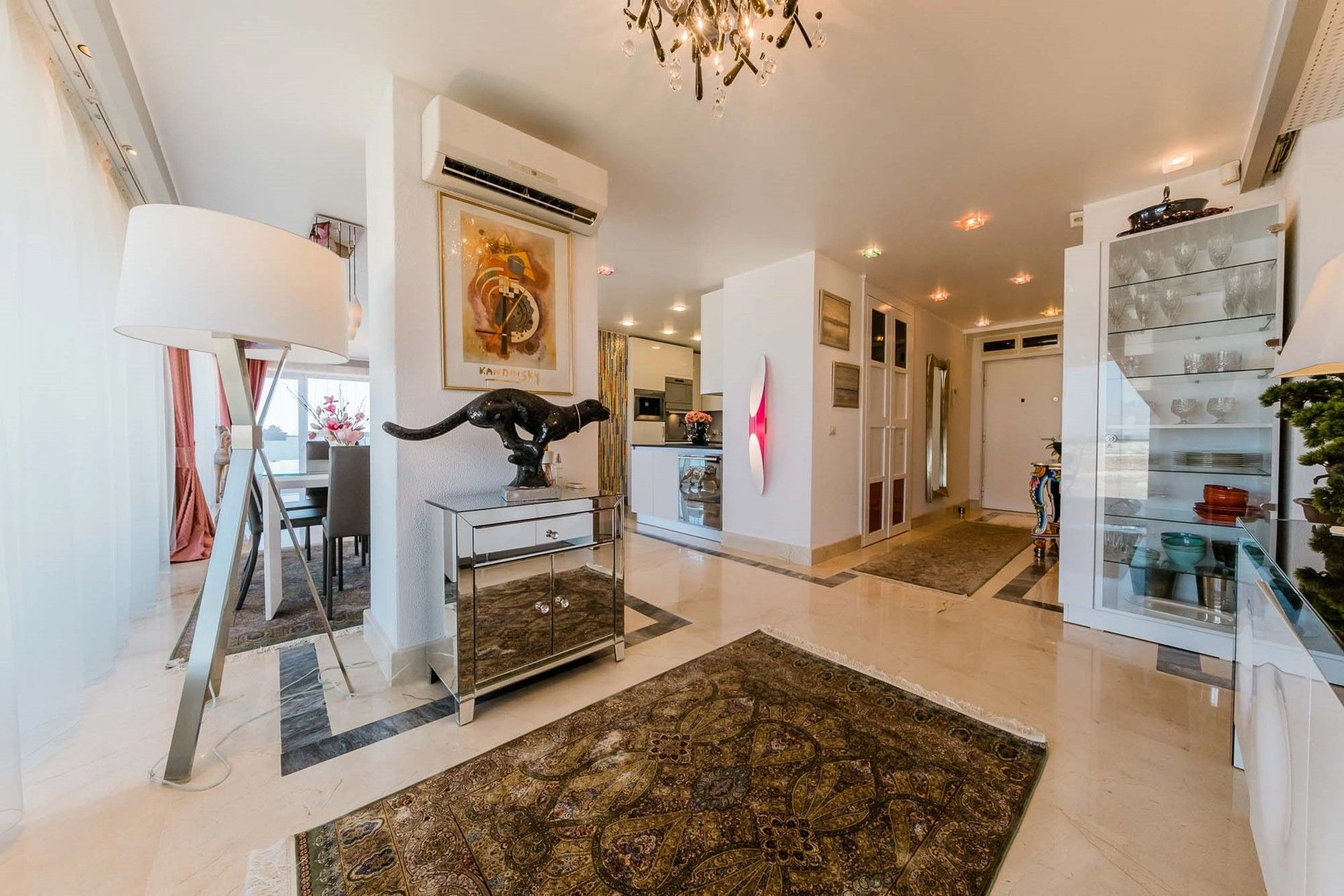 Spacious 230 m2 penthouse with sea view in Constanta, Romania