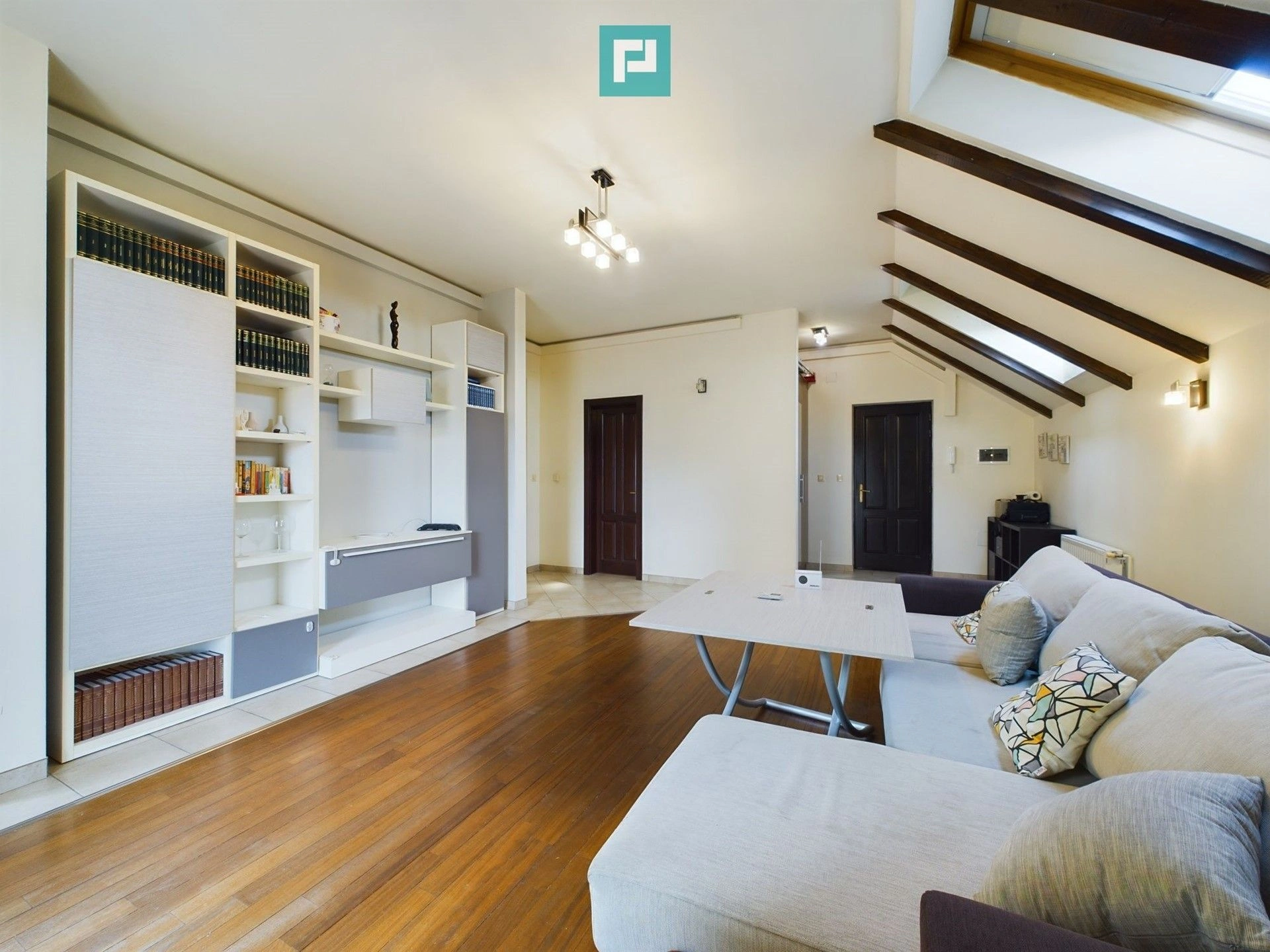 شقة فسيحة بمساحة 102 م2 في منطقة مهيلا رونات، تيميشوارا