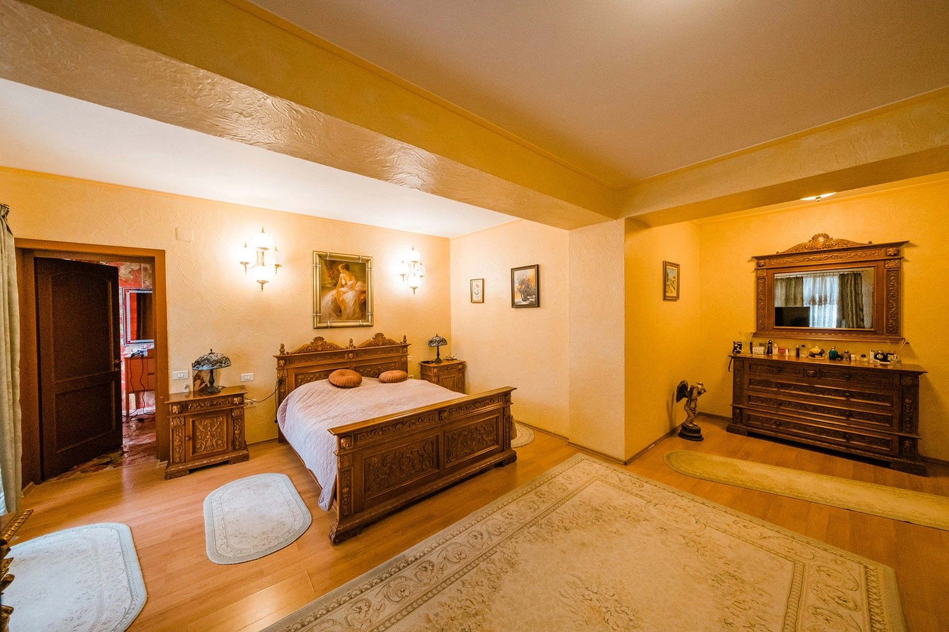 布拉索夫优质地段的宽敞 5+1 住宅