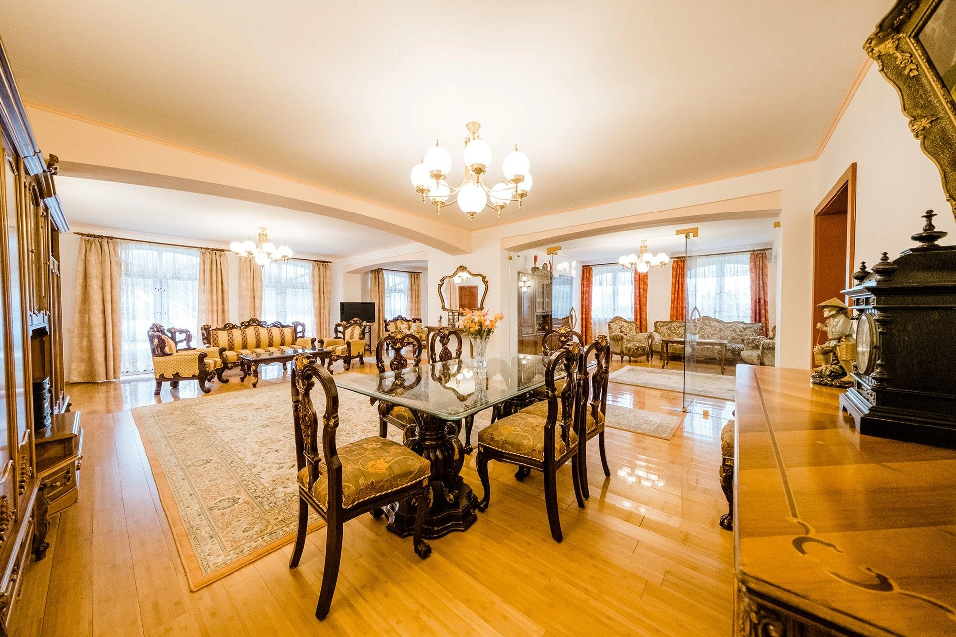 布拉索夫优质地段的宽敞 5+1 住宅