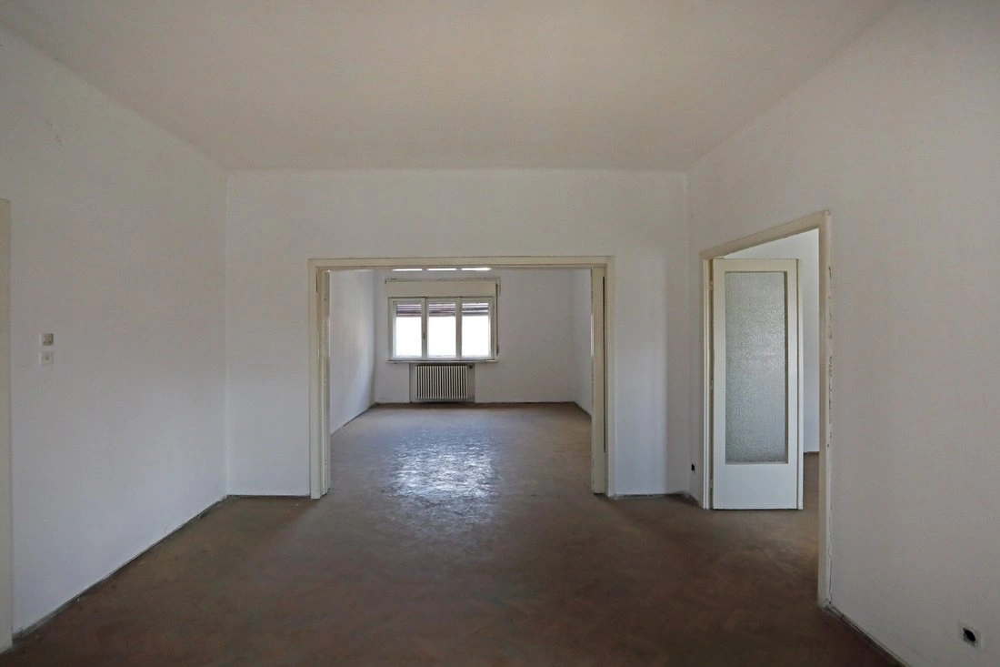 منزل بمساحة 473 m2 في بوخارست، رومانيا