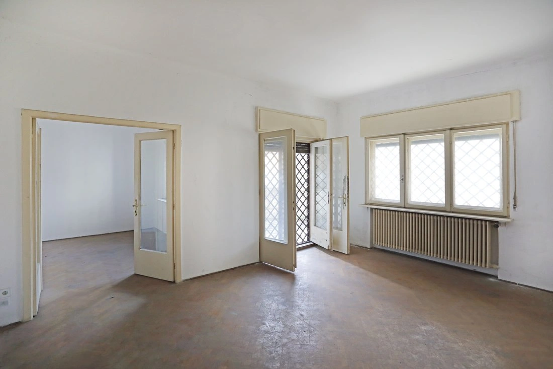 منزل بمساحة 473 m2 في بوخارست، رومانيا