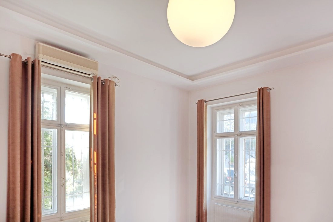 منزل بمساحة 968 م² في بوخارست، رومانيا