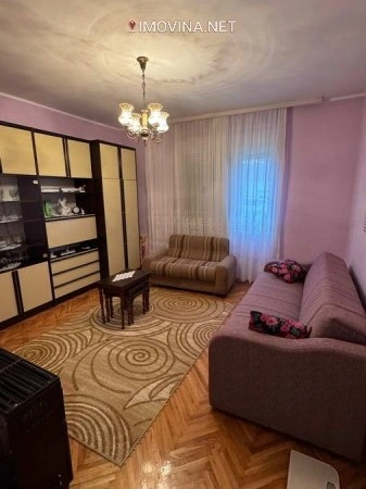 منزل مريح بمساحة 99 م2 مع علية في زرينجانين، صربيا