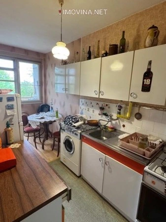 شقة 57 م2 مع شرفة في زرينجانين، صربيا