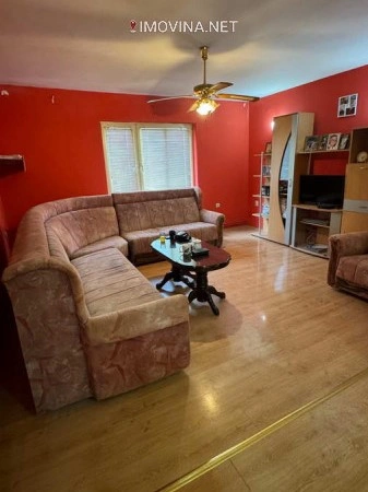 ज़्रेनजानिन, सर्बिया में आरामदायक 5+1 घर